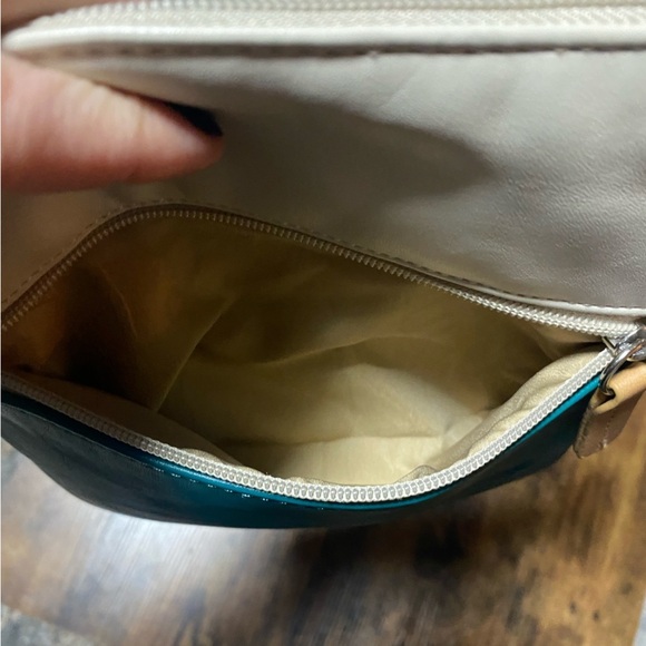 Giani Bernini Teal and White Florentine Glazed Leather Crossbody Bag - Picture 5 of 8